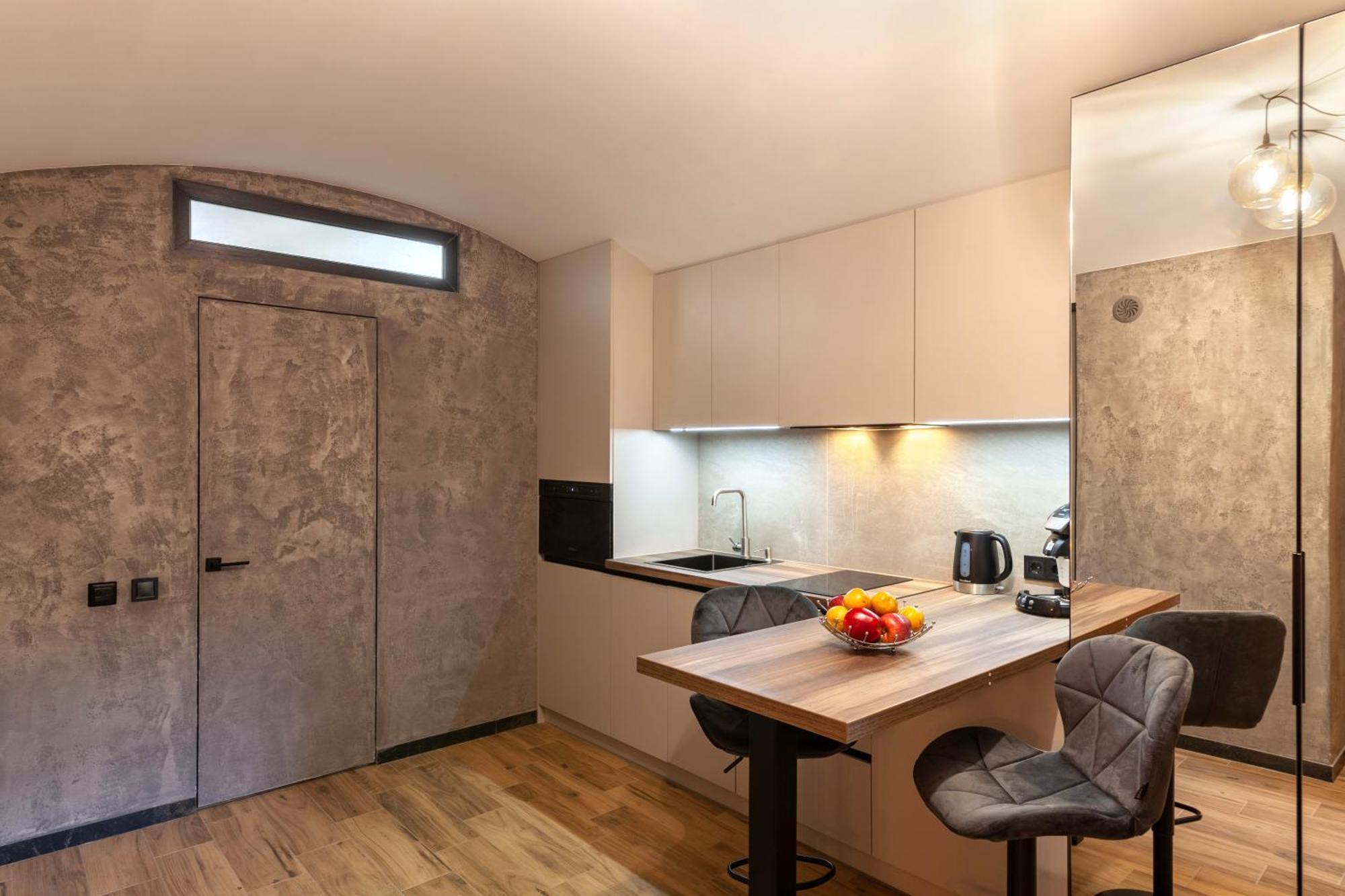 Royal Hot Jucuzzi Apartment Lviv Exterior foto